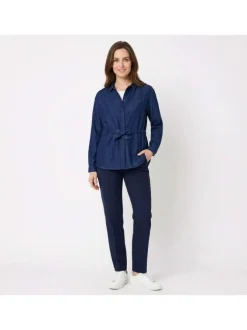 Veste Clarisa bleue unie pourvue d'un col chemise et d'une coupe droite