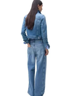 Veste en coton indigo unie avec une coupe droite et un col à revers