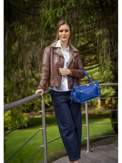 Veste perfecto en cuir de mouton caramel à coupe droite avec un col tailleur